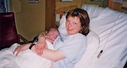 Susan Morrow with her daughter Anna - 1 hour old. 23 April 2001